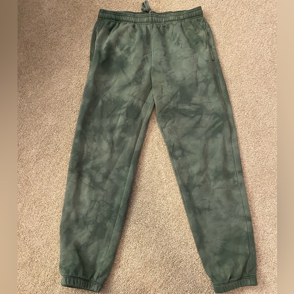 GAP Green Jogger - Picture 1 of 3